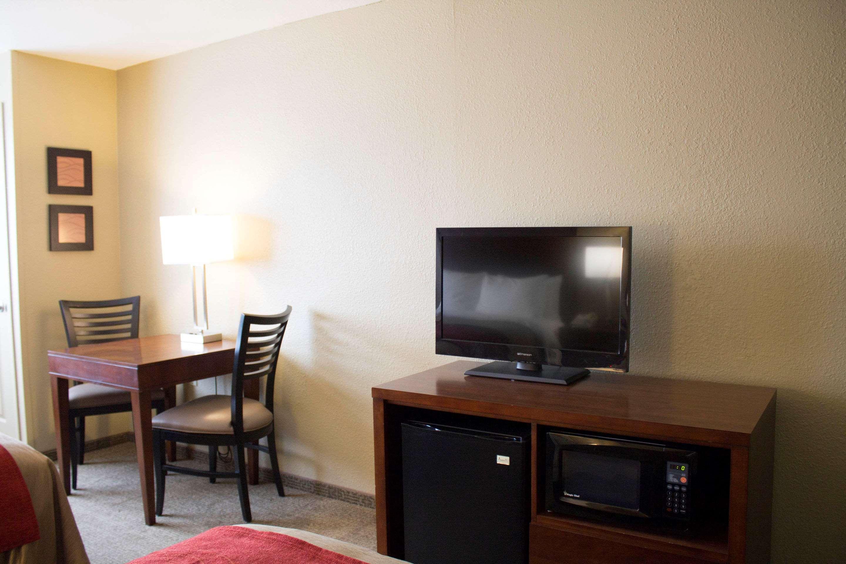 Comfort Inn River'S Edge Huron Exteriör bild