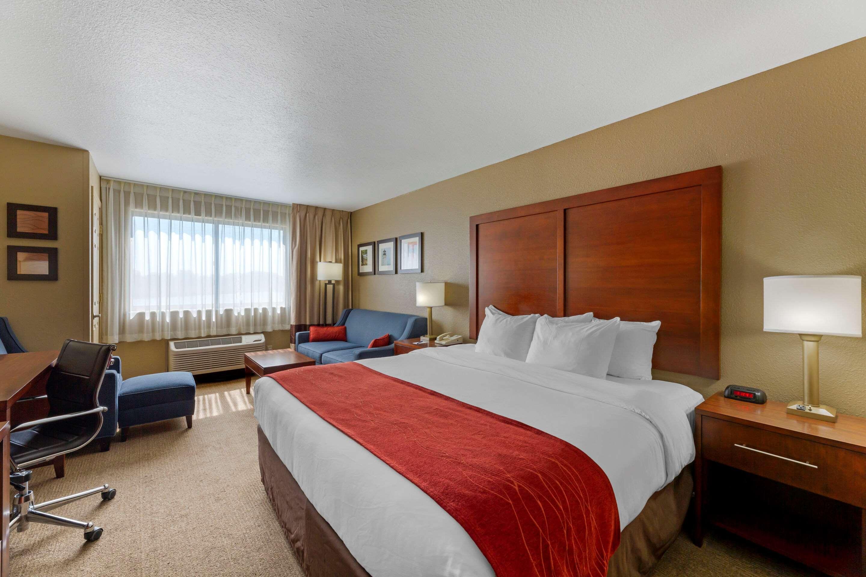 Comfort Inn River'S Edge Huron Exteriör bild