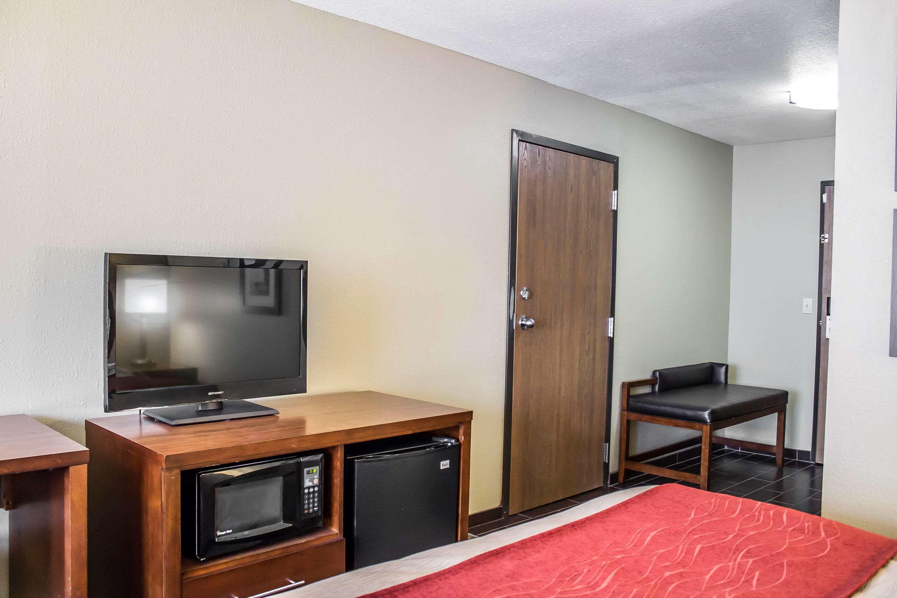Comfort Inn River'S Edge Huron Exteriör bild